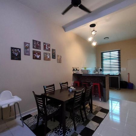 D'Q Putra Homestay Melaka Extérieur photo